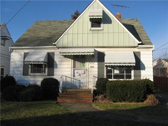 4718 Brookwood Dr, Brooklyn, OH 44144 