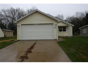 920 East 4th St, Dover, OH 44622 