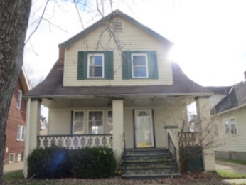 13504 S Parkway Dr, Garfield Heights, OH 44105 