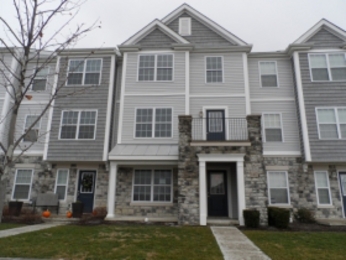 1412 Bloomington Blvd, Columbus, OH 43228 