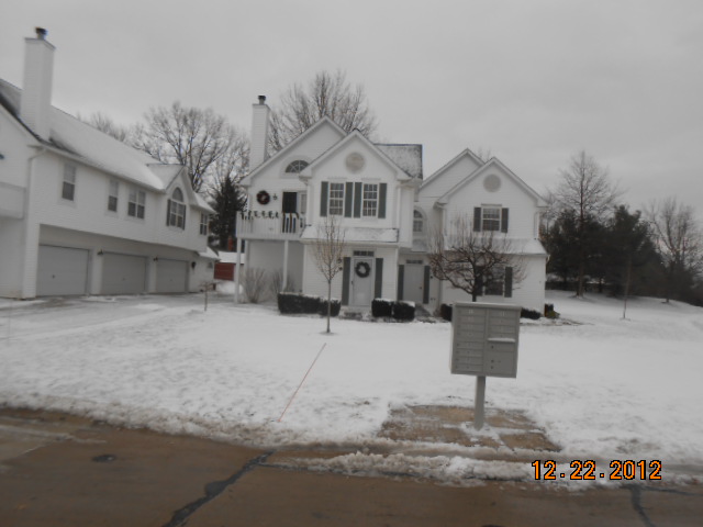 4 VISTA CIR, NORTH OLMSTED, OH 44070 