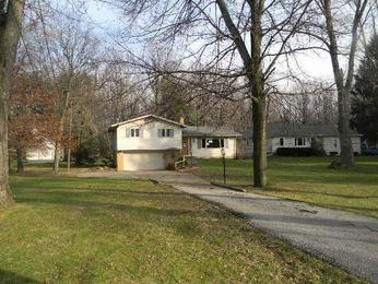 4715 Porter Rd, North Olmsted, OH 44070 