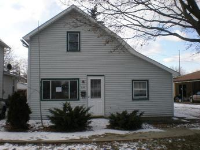 242 4th St SW, New Philadelphia, OH 44663 