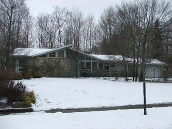 32563 S Burr Oak Dr, Solon, OH 44139 