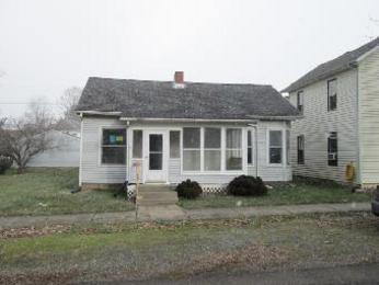 1006 Chestnut St, Dresden, OH 43821 