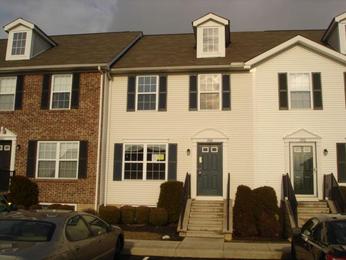 1060 Shady Lake Dr, Columbus, OH 43228 