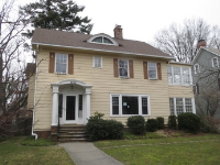 2253 North Saint James Pkwy, Cleveland, OH 44106 