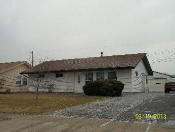 4312 Meadow Ln, Lorain, OH 44055 