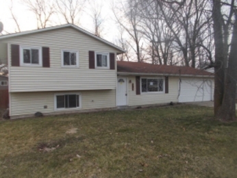 714 Oakwood Avenue, Sheffield Lake, OH 44054 