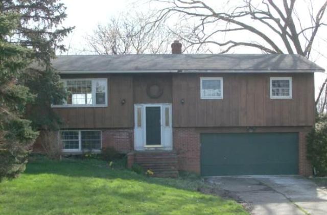 19207 Howe Rd, Strongsville, OH 44136 