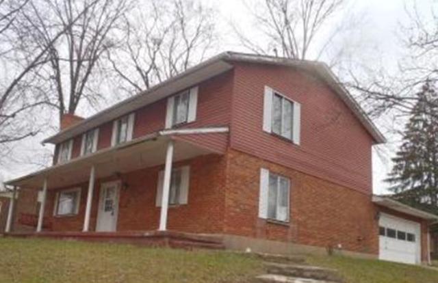 2302 King Richard Parkway, Miamisburg, OH 45342 