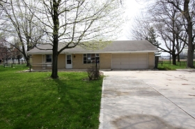 1270 Gingshamsburg, Tipp City, OH 45371 
