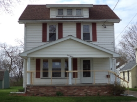 415 W 8th St, Dover, OH 44622 