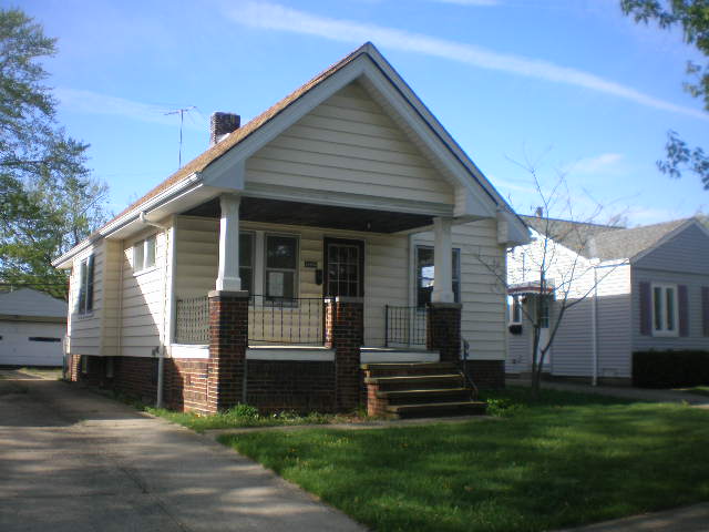 13909 Courtland Ave, Cleveland, OH 44111 