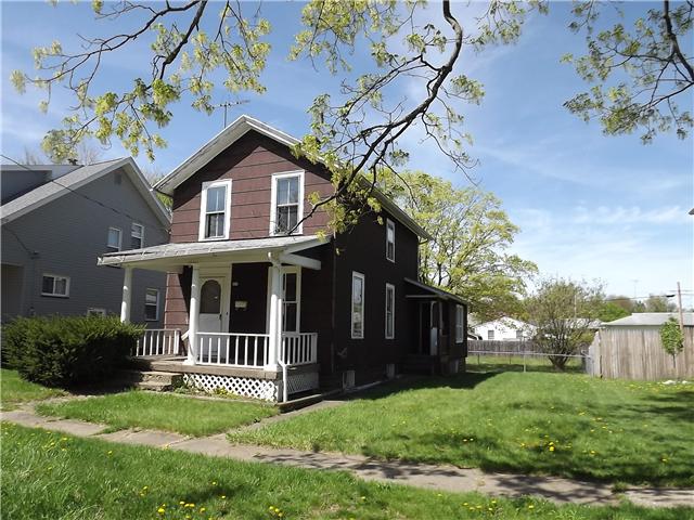 927 7th St SW, Massillon, OH 44647 