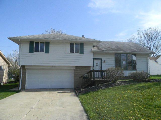 2535 Dentzler Rd, Parma, OH 44134 