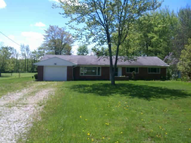 8411 Sharp Ln, Chesterland, OH 44026 
