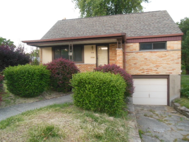 3434 Moonridge Dr, Cincinnati, OH 45248 