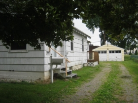 2419 Clara St, Cuyahoga Falls, OH 44221 