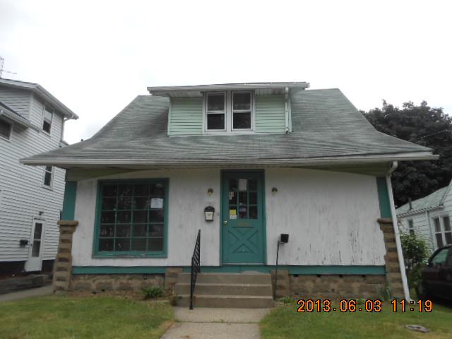2236 Maple Ave NE, Canton, OH 44714 
