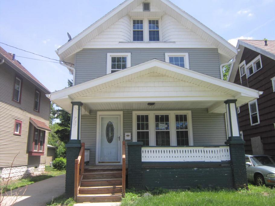 737 Elma St, Akron, OH 44310 