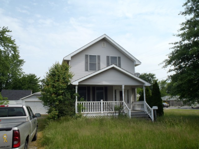 715 Lowell St, Elyria, OH 44035 