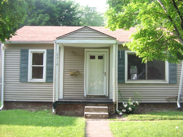 2218 Dunham, Toledo, OH 43609 