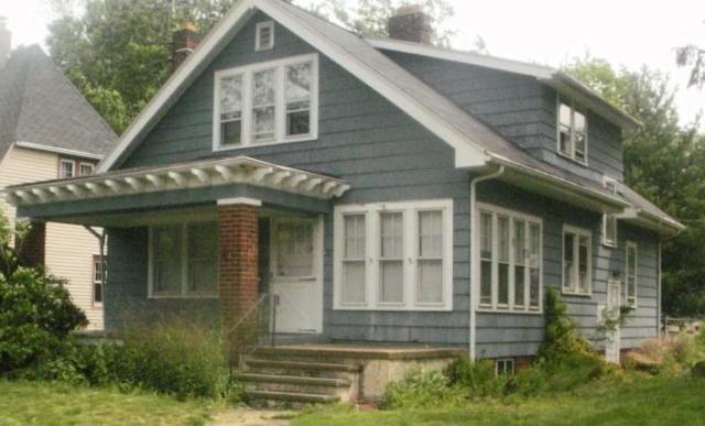 911 Roanoke Road, Cleveland Heights, OH 44121 