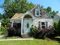 16705 Raymond St, Maple Heights, OH 44137 