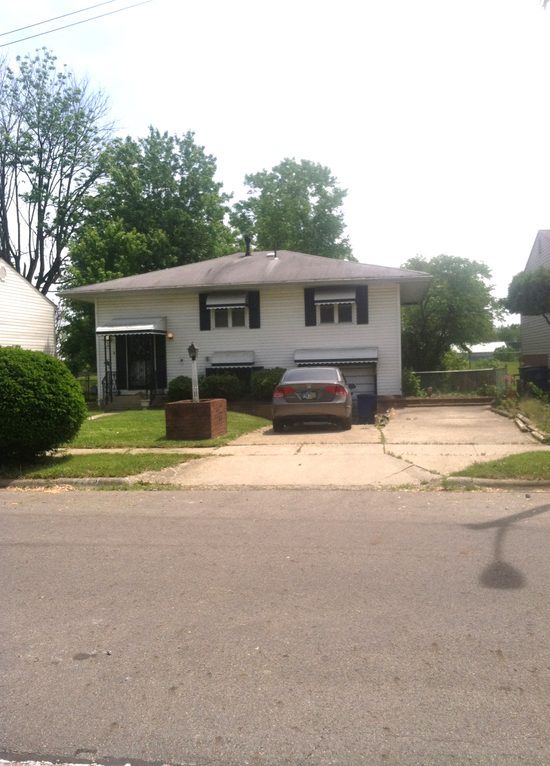 2725 Roxbury Rd., Columbus, OH 43219 