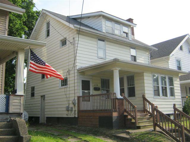1228 13th St NW, Canton, OH 44703 
