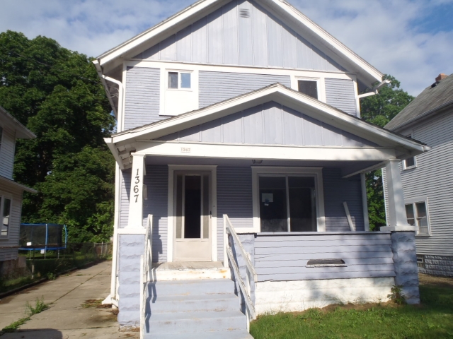 1367 Andrus St, Akron, OH 44301 