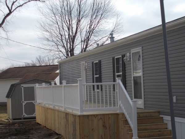 27 Beach Street, New Middletown, OH 44442 