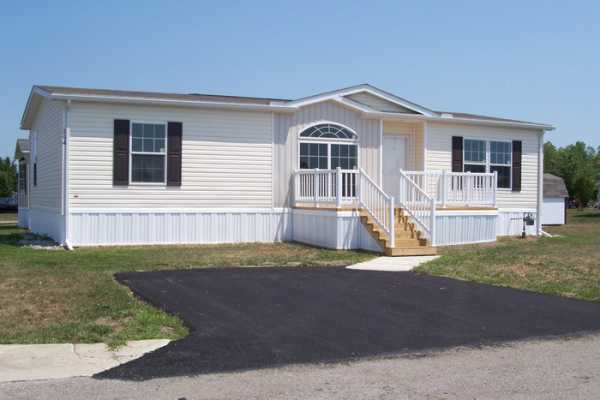 11639 4th St NE, Magnolia, OH 44643 