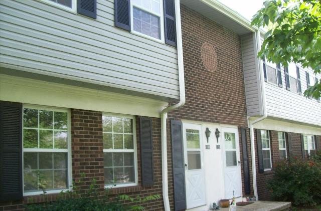 1196 N Carpenter Rd, Brunswick, OH 44212 