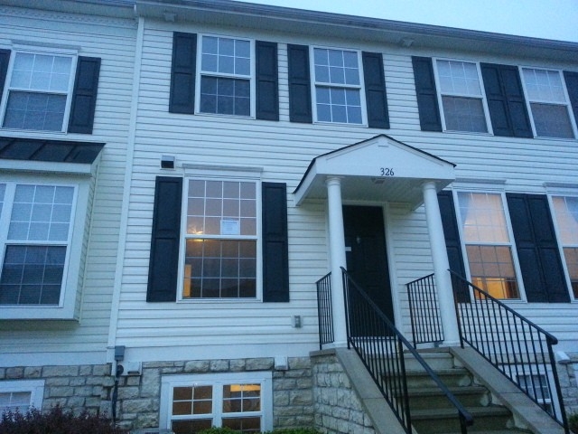 326 Slippery Elm Dr, Blacklick, OH 43004 