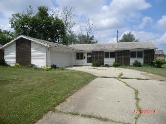 306 Stinebaugh Dr, Wapakoneta, OH 45895 