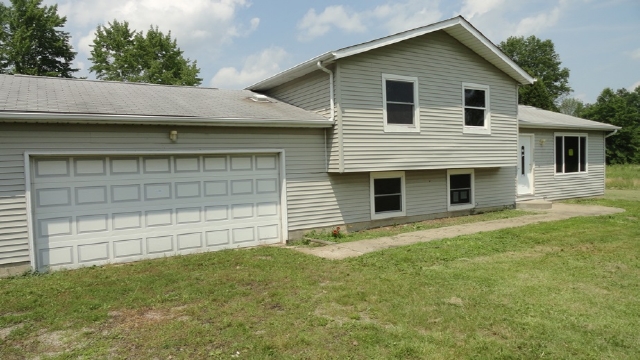 10733 Jones Road, Diamond, OH 44412 