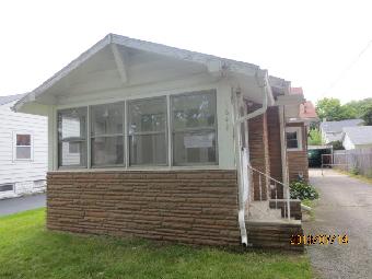 1648 Schomberg St, Toledo, OH 43605 