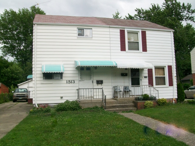1513 E 248th St, Euclid, OH 44117 