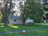 911 Dillewood St, Sheffield Lake, OH 44054 