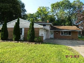 21451 Robinhood Ave, Fairview Park, OH 44126 