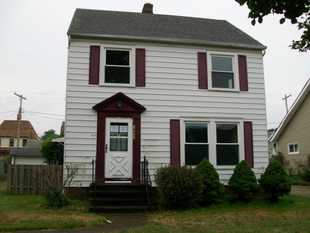 16601 Melgrave Ave, Cleveland, OH 44135 