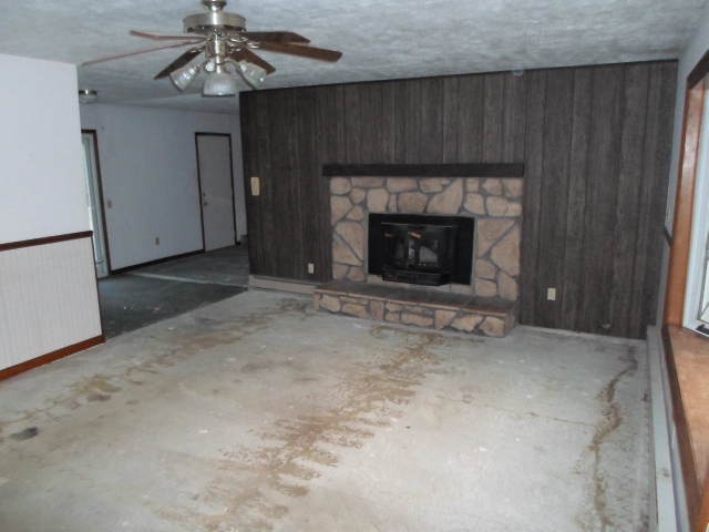 601 Lisa Ln, Willard, OH 44890 