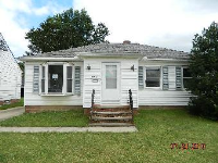 3702 Center Dr, Parma, OH 44134 