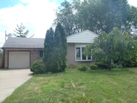 8701 Lynnhaven Rd, Parma Heights, OH 44130 