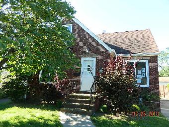 7715 Thornton Dr, Parma, OH 44129 