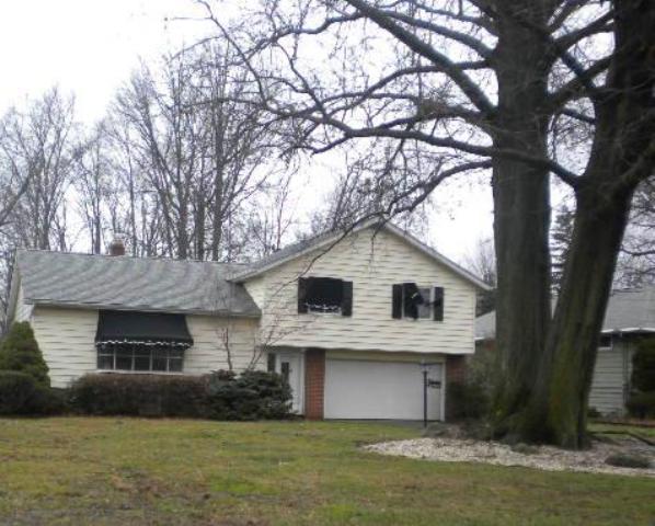 25889 Euclid Chagrin Pkwy, Cleveland, OH 44143 
