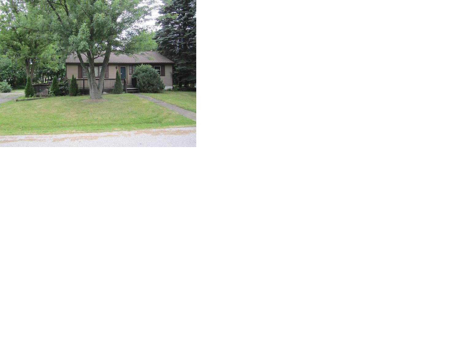 831 Georgia Ave, Amherst, OH 44001 