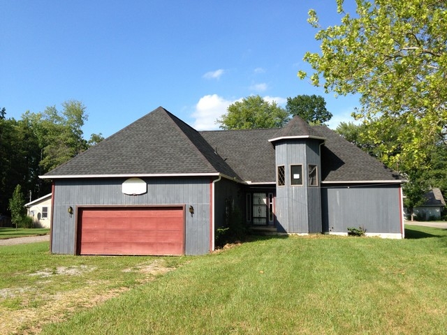 492 Peacock Ln, Roaming Shores, OH 44084 